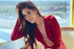 Hoa hậu Khánh Vân diện trang phục hở bạo tại Miss Universe 2021