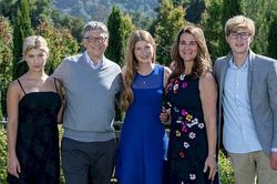 Rạn nứt từ lâu, sao đến lúc này vợ chồng Bill Gates mới tuyên bố ly hôn?
