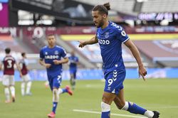 Thua Everton 0-1, West Ham trao cơ hội cho Liverpool