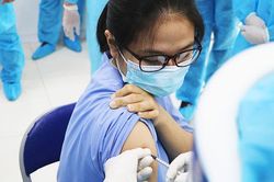 Có thêm hơn 30 nghìn người được tiêm chủng vaccine phòng Covid-19
