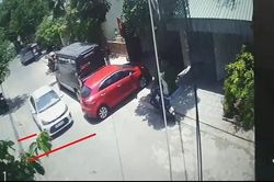 Hùng hổ tấn công nữ tài xế, phá hoại tài sản người khác