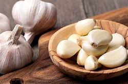 3 cách ăn tỏi giúp bạn giảm cân