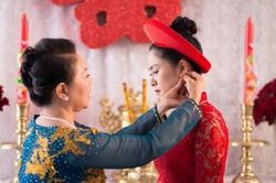 Than thở chuyện mẹ chồng không trao vàng ngày cưới, cô gái nhận gạch đá từ cư dân mạng