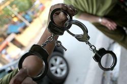 Nguyên chủ tịch và cán bộ địa chính xã bị bắt
