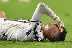 Báo Italia ví Ronaldo như cầu thủ…mới vào nghề