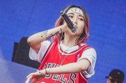 Nữ rapper Trung Quốc gọi phụ nữ là 'kẻ phá hoại giấc mơ' của đàn ông
