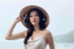 Bảo Thy khoe body thon gọn qua lớp đầm mỏng xóa tan tin đồn bầu bí