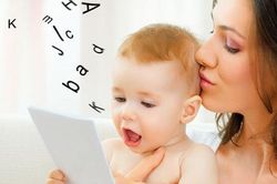 Trẻ chậm nói: Cha mẹ có đang thờ ơ trước việc tương tác cùng con?