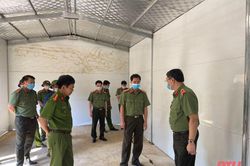Giám đốc Công an tỉnh kiểm tra tiến độ xây dựng 600 ngôi nhà cho các hộ nghèo trên địa bàn huyện Mường Lát
