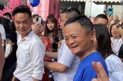Jack Ma tái xuất sau án phạt kỷ lục 2,8 tỷ USD của Alibaba