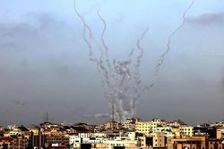 Leo thang căng thẳng Israel - Palestine: Tên lửa nã như mưa