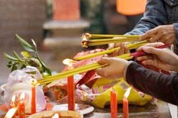 Bài cúng ngày mùng 1 tháng 4 âm lịch theo văn khấn truyền thống