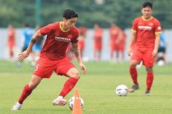 Ông Park chờ Văn Hậu, Văn Xuân cho 'bài toán' cánh trái