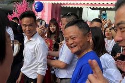 Tỷ phú Jack Ma bất ngờ xuất hiện trước công chúng sau thời gian dài vắng bóng