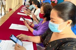 Covid-19 trở lại, hàng triệu người tải ứng dụng Bluezone
