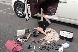 Bóc mẽ trào lưu khoe của trên mạng ở Trung Quốc