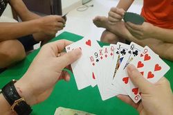 Tạm giữ cán bộ phường tham gia đánh bạc ở TP.HCM
