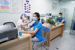Vietnam Airlines tiêm vaccine Covid-19 cho phi công, tiếp viên