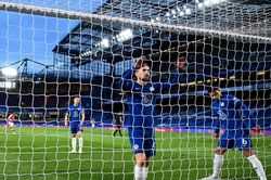 Chelsea khiến cuộc đua tốp 4 Premier League trở nên kịch tính hơn