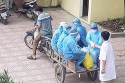 Chia sẻ của các bác sỹ trong tấm ảnh 'xe ba gác chống dịch' tại Hà Nội