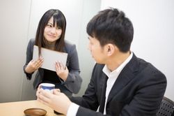 Nhìn cảnh các con quấn quít cậu em đồng nghiệp, tôi lại mơ về một mái ấm