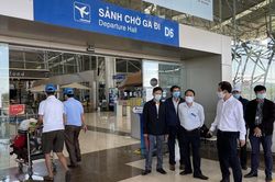 Phát hiện 3 trường hợp F1 tại sân bay Liên Khương đưa đi cách ly tập trung