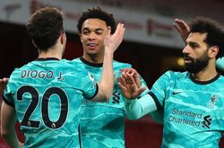 Đua top 4 Ngoại hạng Anh: Chelsea lâm nguy, Liverpool còn hy vọng