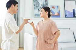 Tôi phải giặt đồ lót cho bạn gái
