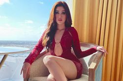 Khánh Vân có gì trên đường đua đến vương miện Miss Universe?