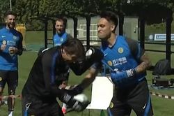 Lukaku giúp HLV Conte và Martinez giải quyết mâu thuẫn