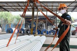 Bộ Tài chính: Cẩn trọng nếu giảm thuế nhập khẩu ưu đãi thép thành phẩm
