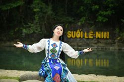 Phương Nga Sao Mai ra mắt album mừng sinh nhật Bác