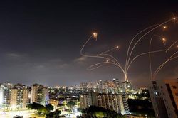 Chảo lửa Trung Đông: Israel phát hiện rocket từ Lebanon, tố Hamas 'khủng bố', Hội đồng Bảo an dời lịch họp