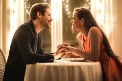 Ốm liệt giường vì người tình không chịu buông tay