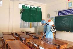 Cà Mau, Long An: Học sinh dừng đến trường để phòng chống dịch Covid-19