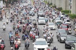 Những lưu ý khi điều khiển xe máy lưu thông trên làn đường hỗn hợp