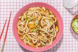 Cách nấu mì udon gà nấm nhanh gọn cho người bận rộn