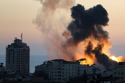 Đợt tấn công dữ dội nhất của Israel giết chết 10 người ở Dải Gaza