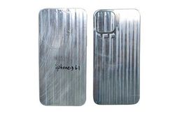 Khuôn mẫu iPhone 13 và iPhone 13 Pro rò rỉ để lộ cụm camera vừa lớn vừa lồi