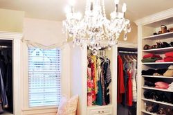 Walk-in closet không chỉ là nơi chứa quần áo mà còn tạo cảm hứng để bạn mặc đẹp mỗi ngày