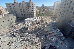 Israel dùng loại tên lửa nào để đánh sập gọn gàng tòa nhà 12 tầng tại Gaza?