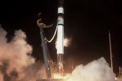 Tên lửa của Rocket Lab phát nổ ngay sau khi phóng