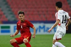 Hậu vệ biên: Được phải, lo trái