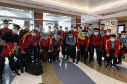 Tuyển futsal Việt Nam đã tới UAE, sẵn sàng cho mục tiêu World Cup