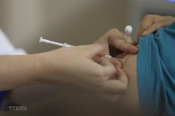 Chiều 16/5, thêm gần 1,7 triệu liều vaccine của COVAX về đến Việt Nam