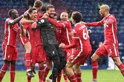 West Brom 1-2 Liverpool: Alisson lên ghi bàn phút cuối, Liverpool nuôi hi vọng Top 4