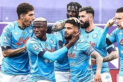 Napoli giành quyền tự quyết trong cuộc đua Top 4 Serie A