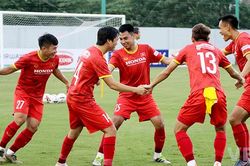 Bóng lăn trong tuần: Một người vì mọi người