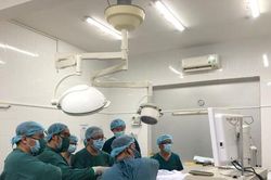Phối hợp đa chuyên khoa cứu sống bệnh nhân bị dao đâm thủng tim và phổi