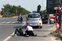 Hà Nội: Cảnh cáo công an viên nghe điện thoại trong lúc tài xế taxi vật lộn với tên cướp